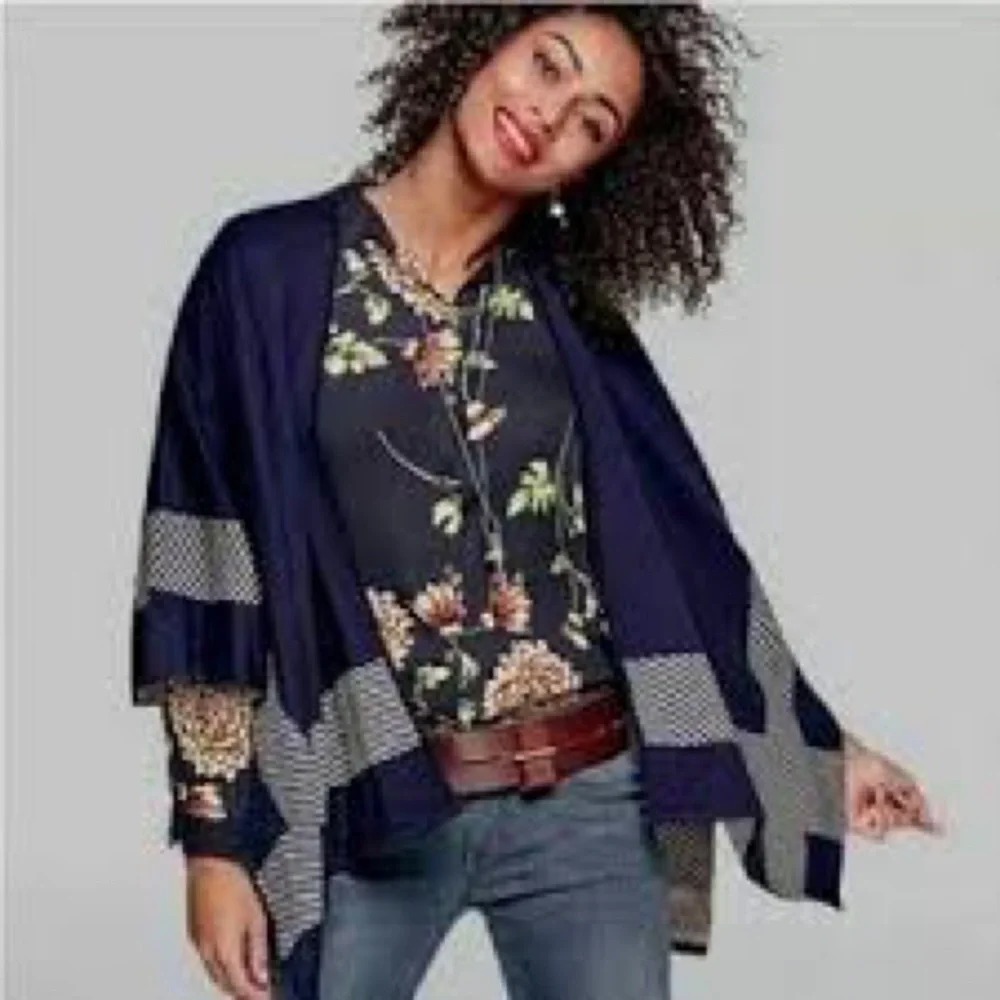 Cabi Daisy Blouse Button Down Top Floral Shirt 3250 Navy Yellow Size Medium